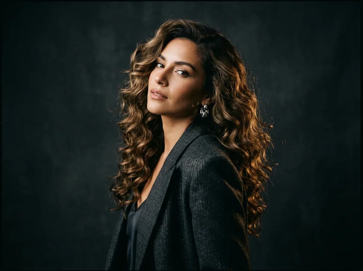 Cabello con rizos definidos, permanente de rizos